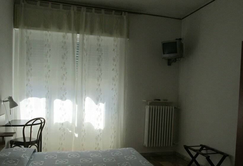 בית מלון כפרי Pensione Aurora