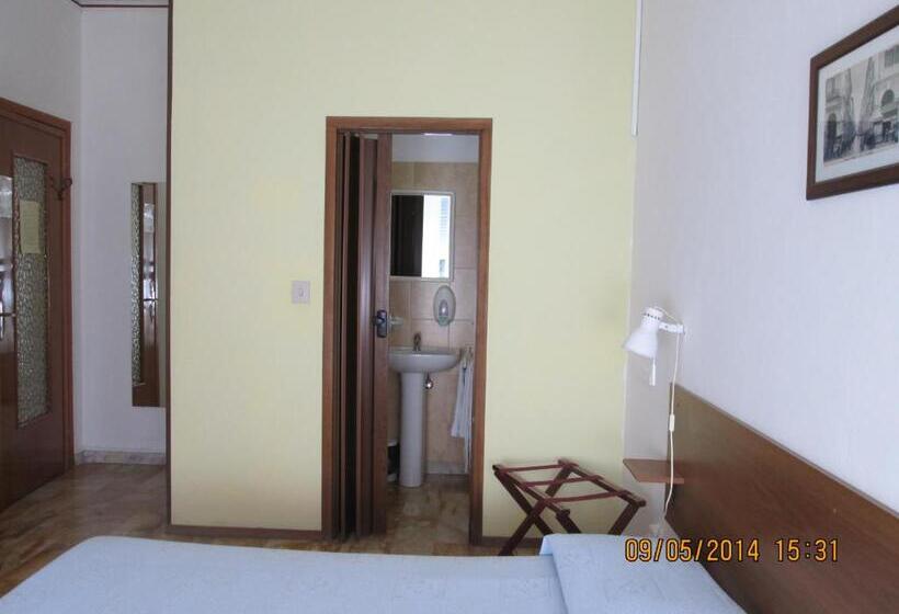 בית מלון כפרי Pensione Aurora