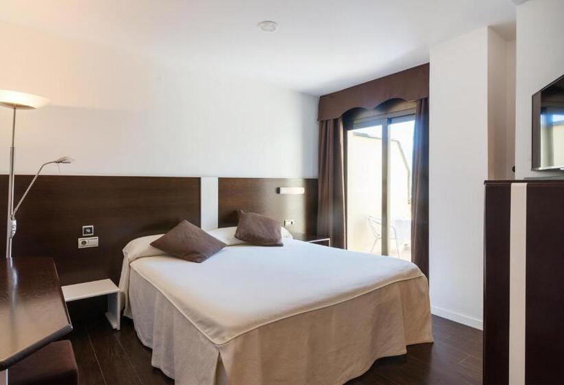 ホテル Restaurant Cal Petit