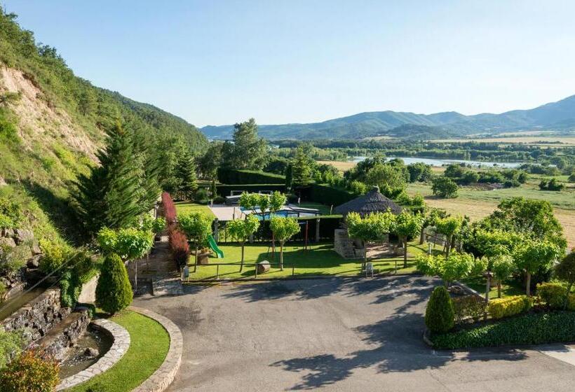 ホテル Restaurant Cal Petit