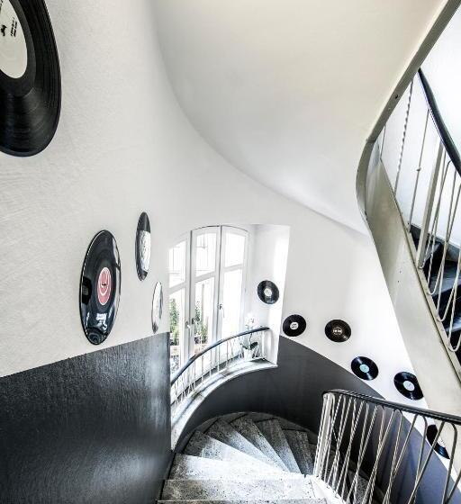 هتل The Yard Zürich