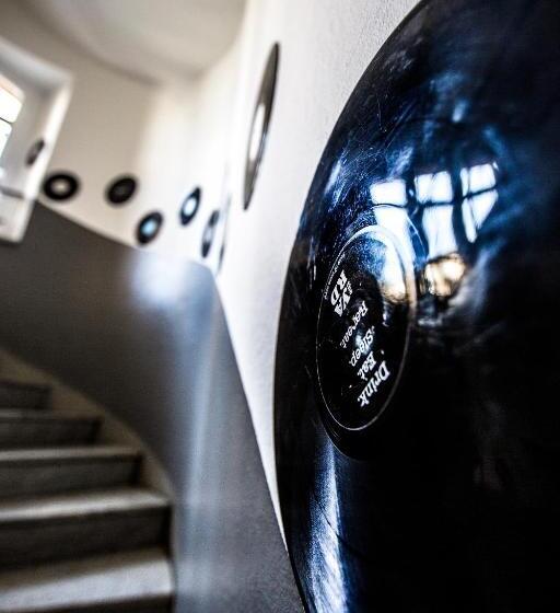 هتل The Yard Zürich