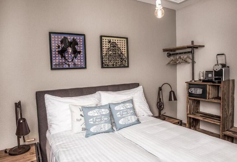 هتل The Yard Zürich