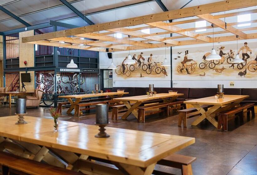 فندق Trail's End