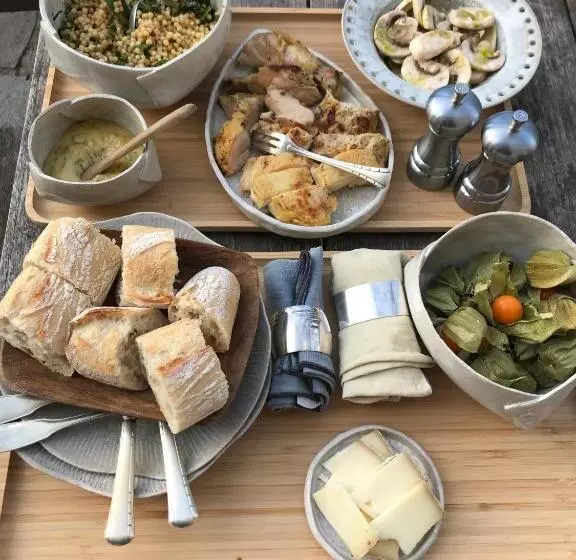 ベッドアンドブレックファースト Domaine Du Clos D Alari Chambres D Hôtes Au Milieu Des Vignes