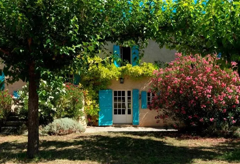 ベッドアンドブレックファースト Domaine Du Clos D Alari Chambres D Hôtes Au Milieu Des Vignes