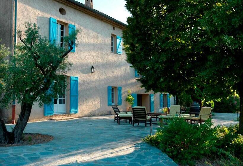 ベッドアンドブレックファースト Domaine Du Clos D Alari Chambres D Hôtes Au Milieu Des Vignes