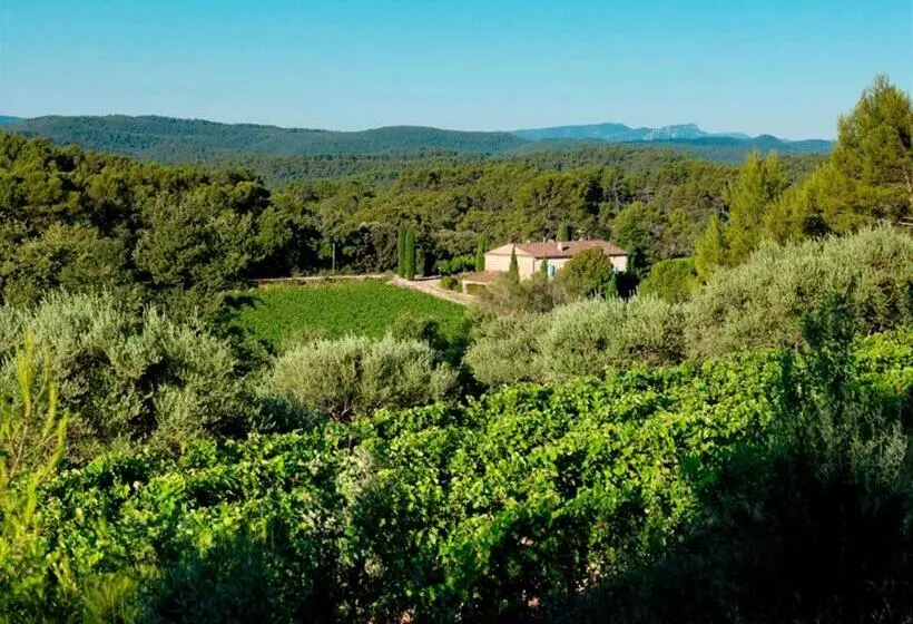 ベッドアンドブレックファースト Domaine Du Clos D Alari Chambres D Hôtes Au Milieu Des Vignes