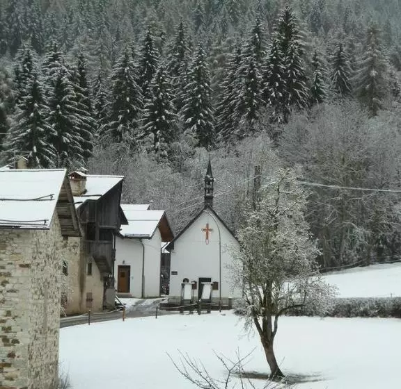 ベッドアンドブレックファースト La Sloda