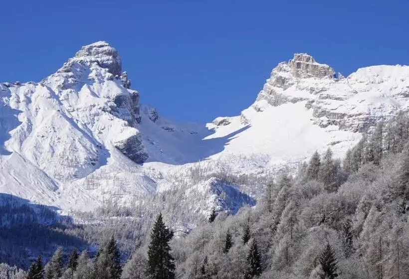 ベッドアンドブレックファースト La Sloda