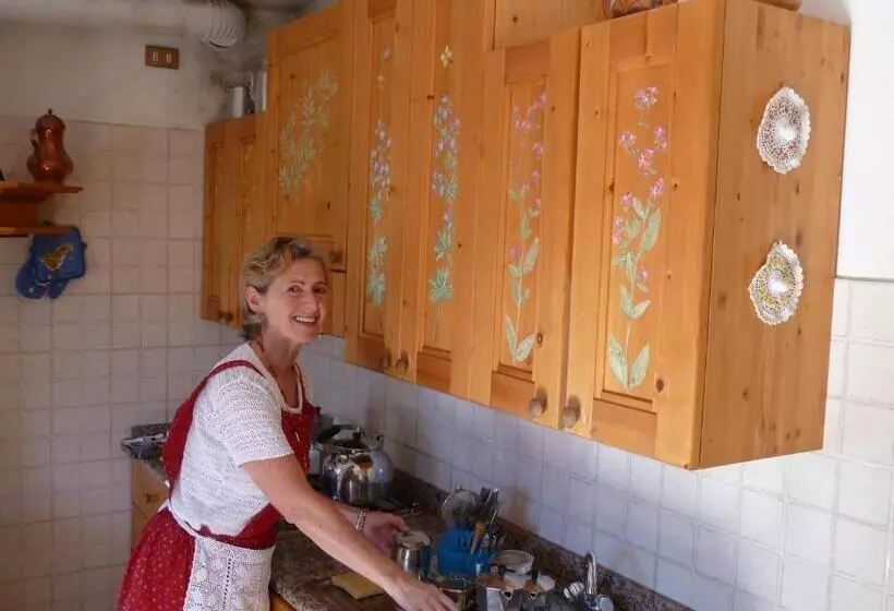 ベッドアンドブレックファースト La Sloda