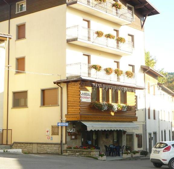 בית מלון כפרי Albergo Ristorante Sciatori