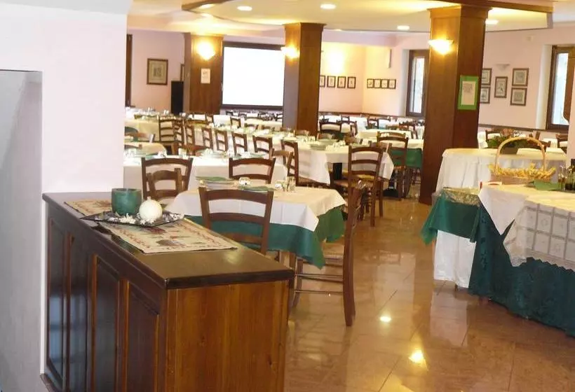 ホテル Albergo Ristorante Sciatori