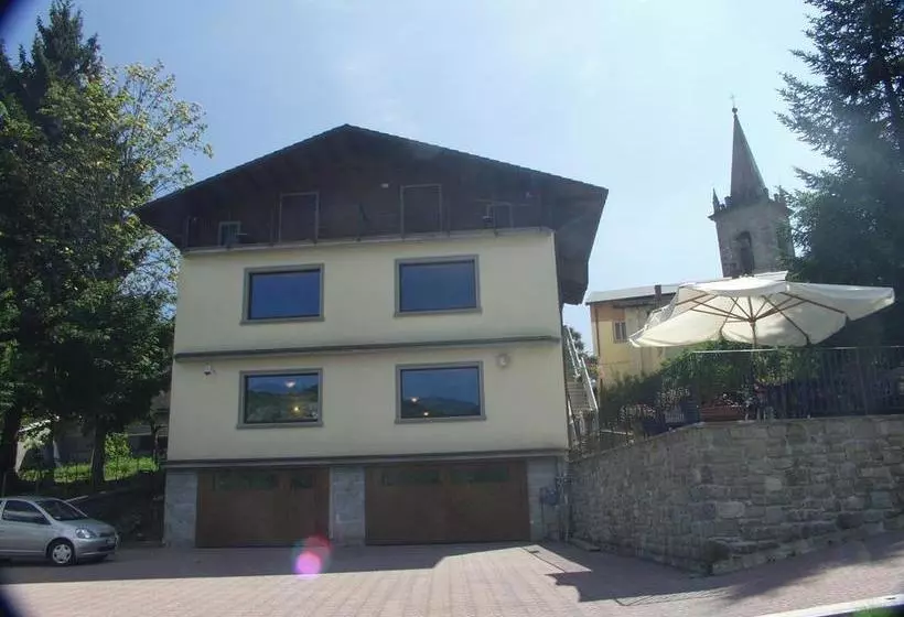 ホテル Albergo Ristorante Sciatori