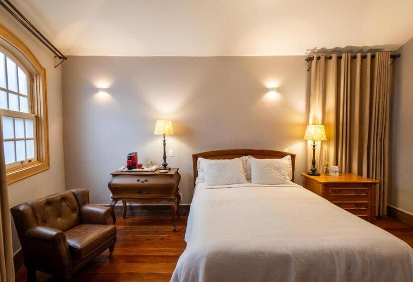 هتل Pousada Pequena Tiradentes