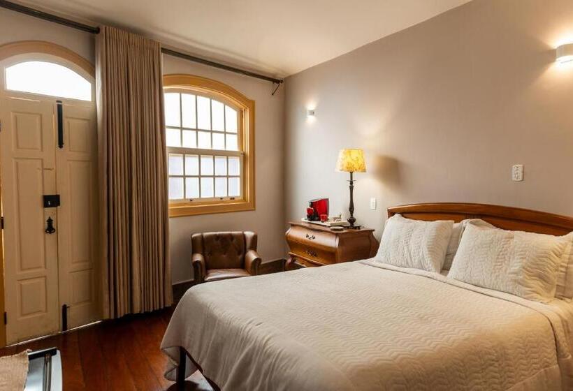 هتل Pousada Pequena Tiradentes