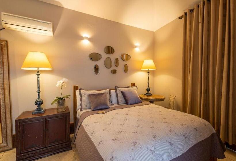 هتل Pousada Pequena Tiradentes