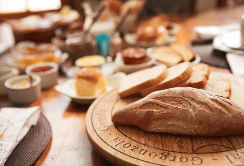 هتل Pousada Pequena Tiradentes