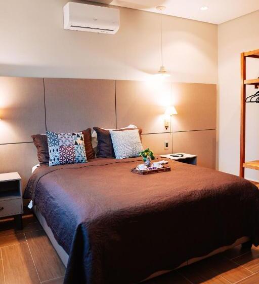 هتل Pousada Pequena Tiradentes