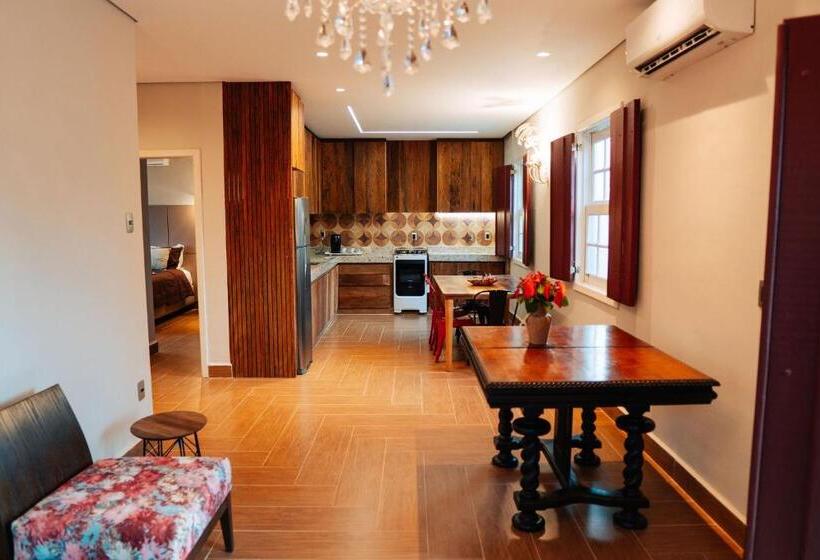 هتل Pousada Pequena Tiradentes