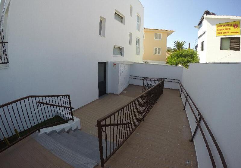 בית מלון כפרי The Blue Corner Apartments