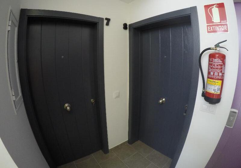 בית מלון כפרי The Blue Corner Apartments