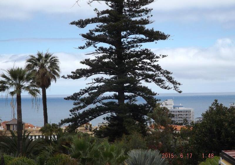 בית מלון כפרי The Blue Corner Apartments