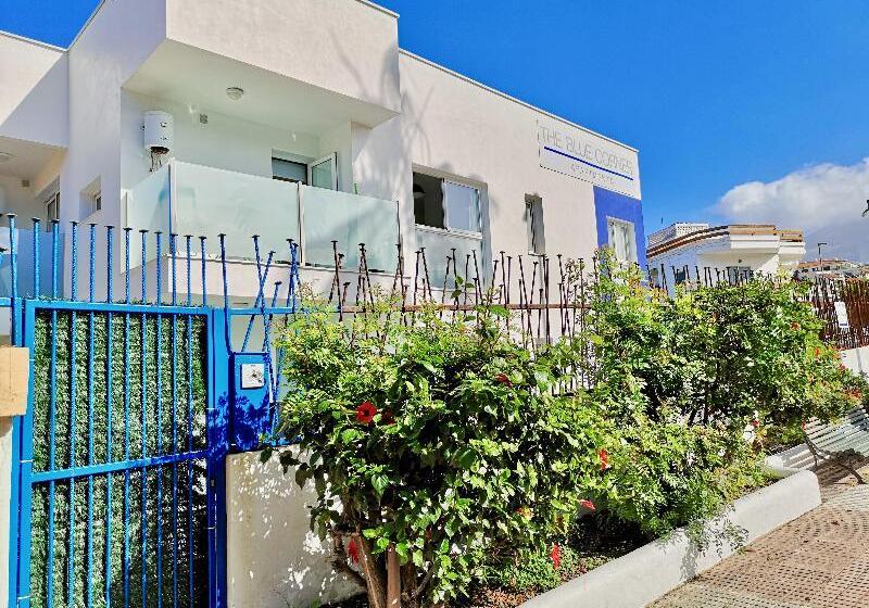 בית מלון כפרי The Blue Corner Apartments