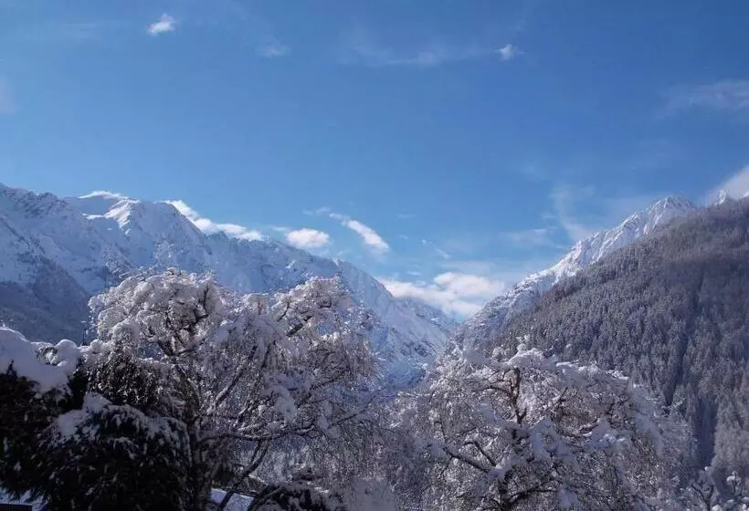 Hotelli Veduta Dell'adamello