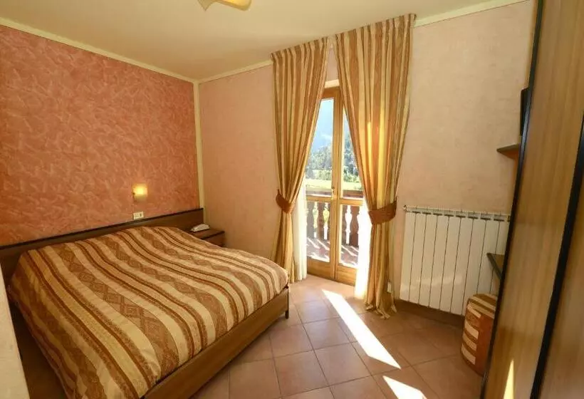 Hotelli Veduta Dell'adamello