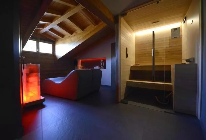 Hotelli Veduta Dell'adamello