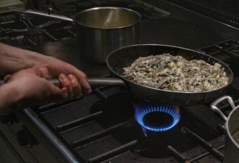 Отель Veduta Dell'adamello