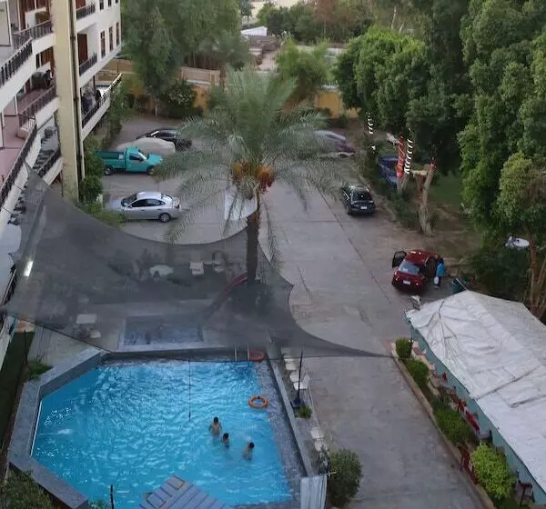 Rezeiky Hotel & Camp