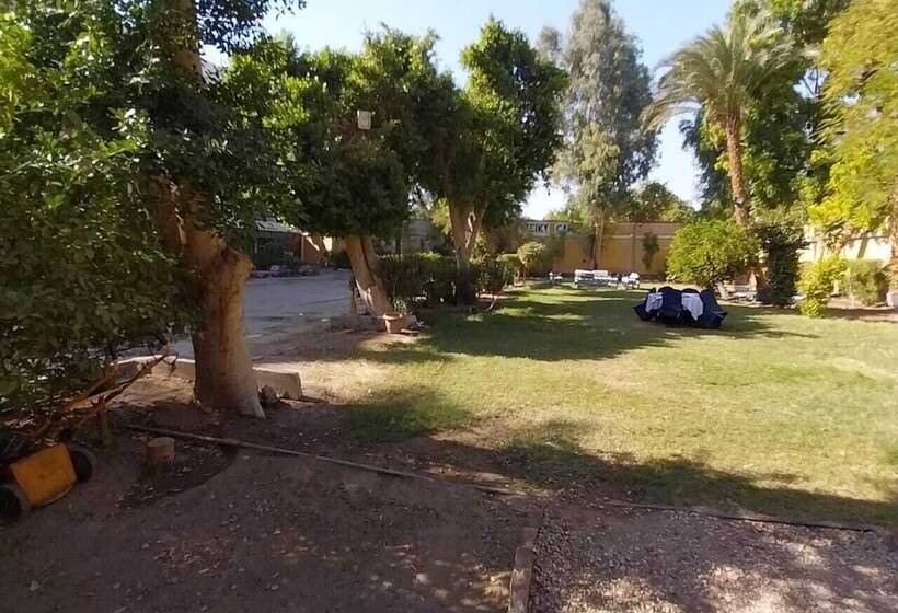 Rezeiky Hotel & Camp