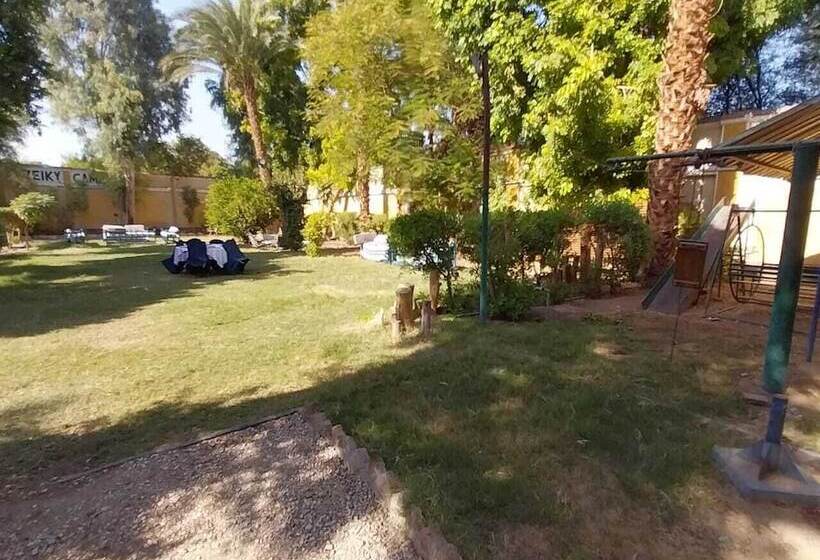 Rezeiky Hotel & Camp