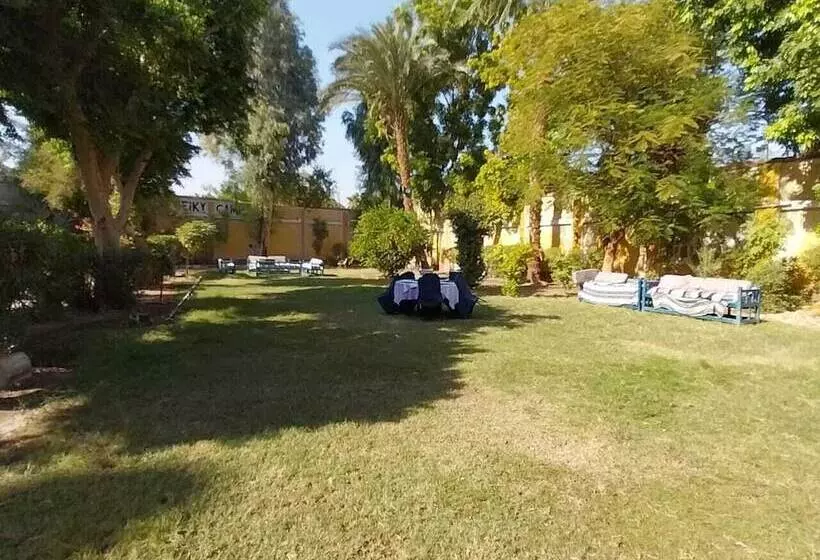 Rezeiky Hotel & Camp