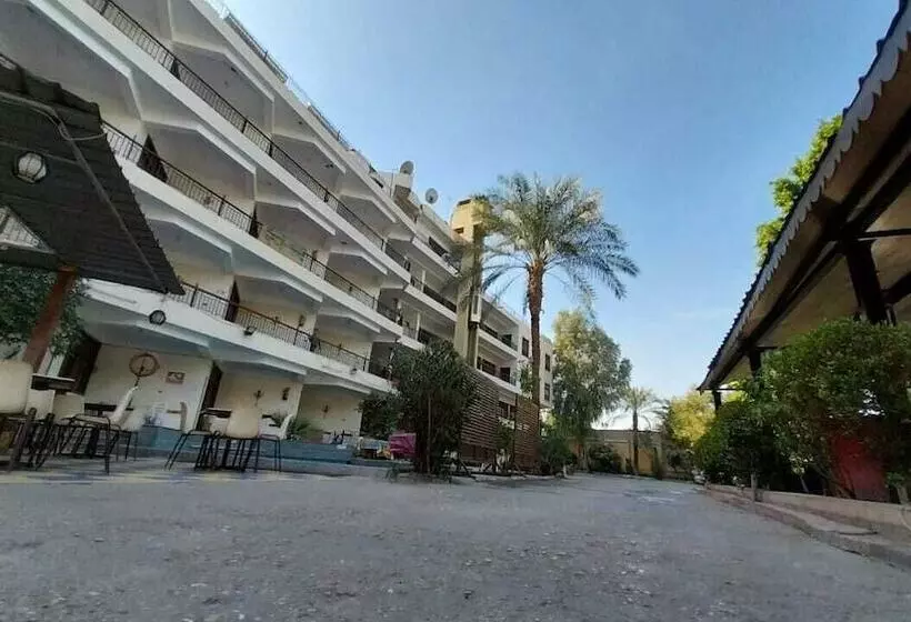 Rezeiky Hotel & Camp