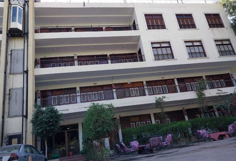 Rezeiky Hotel & Camp