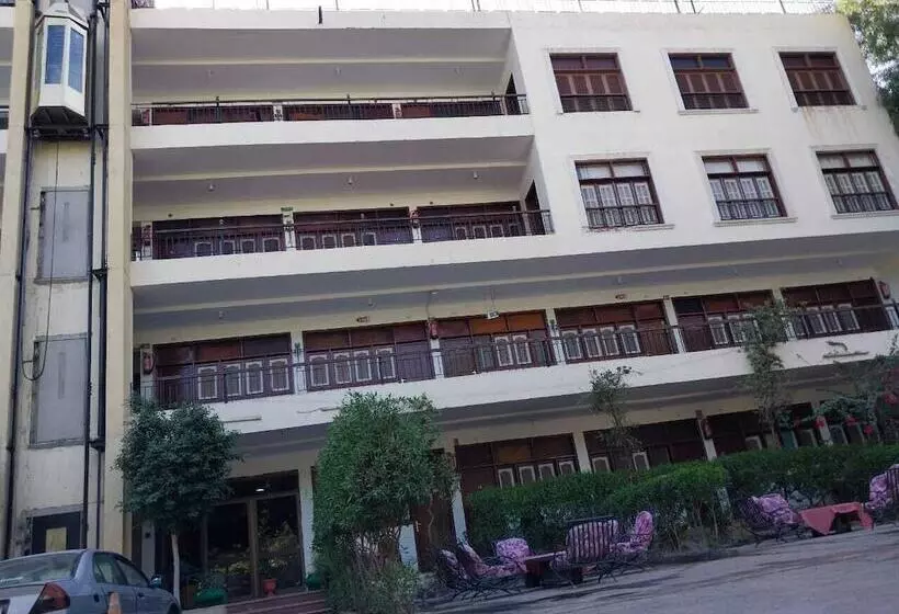 Rezeiky Hotel & Camp