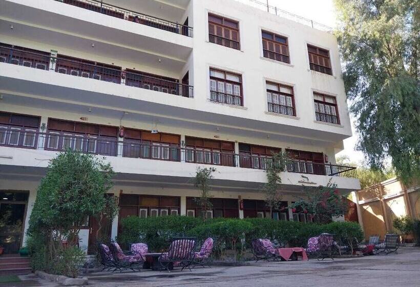 Rezeiky Hotel & Camp