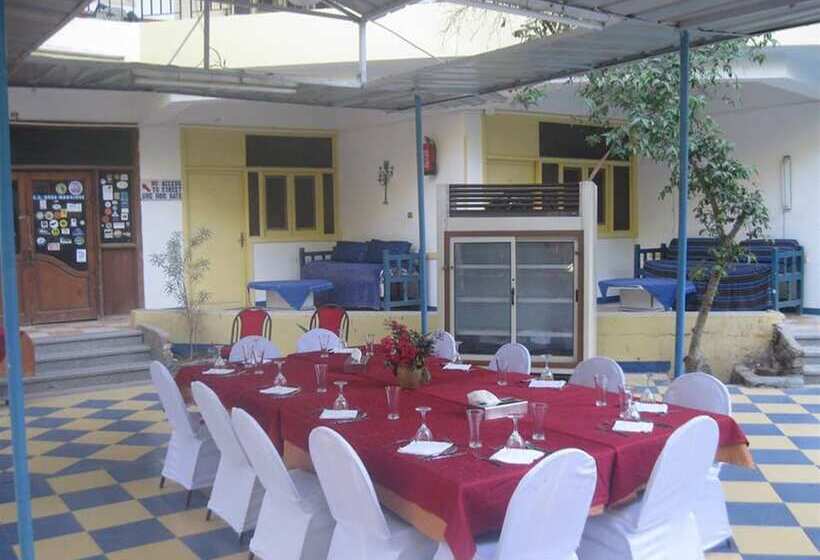 Rezeiky Hotel & Camp