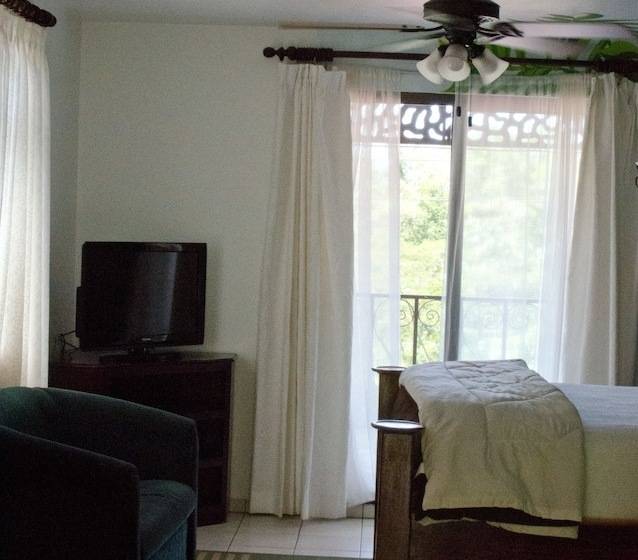 민박 Gingerbread Hotel And Restaurant