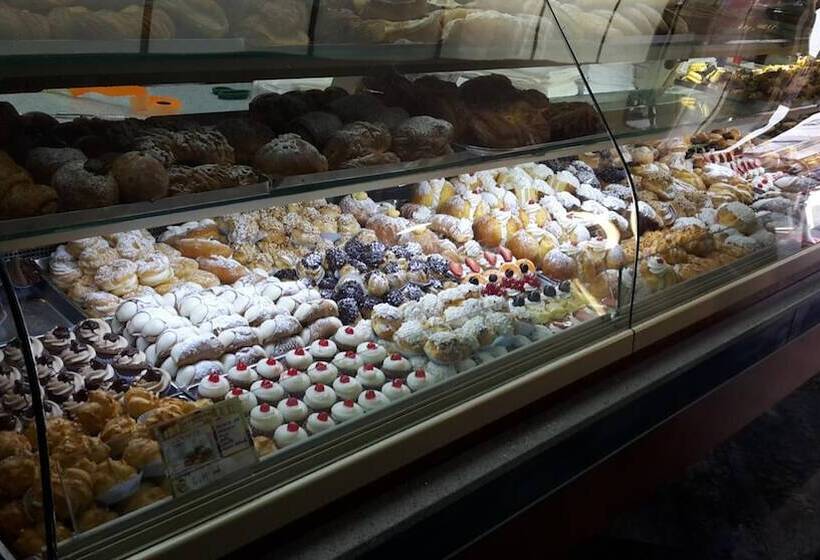 Bed and Breakfast Sant'agostino Affittacamere