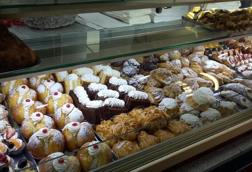 Bed and Breakfast Sant'agostino Affittacamere