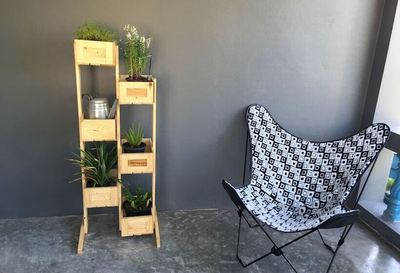 Bed and Breakfast Wanmai Herb Garden