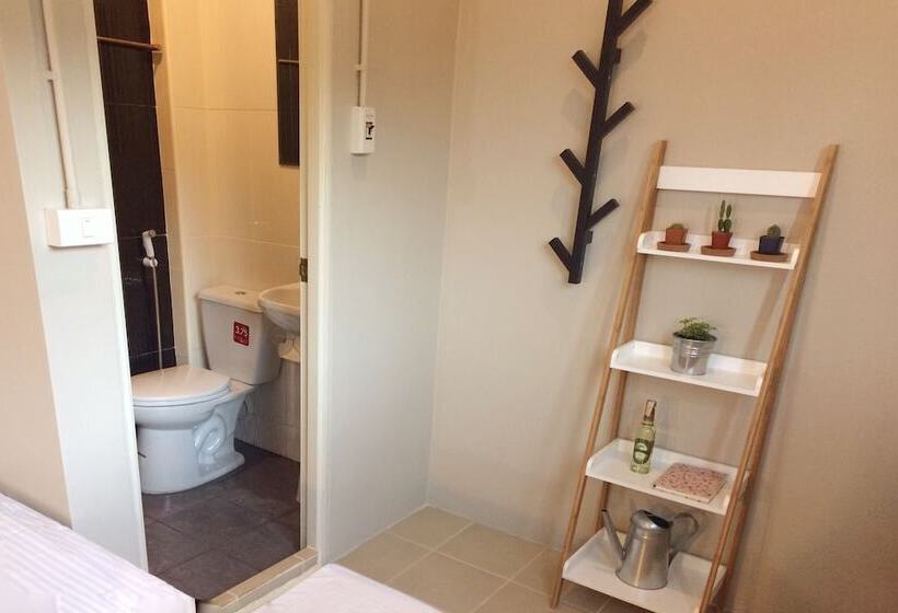 Bed and Breakfast Wanmai Herb Garden