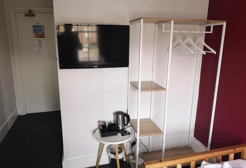 فندق فئة نجمة واحدة The Red Lion