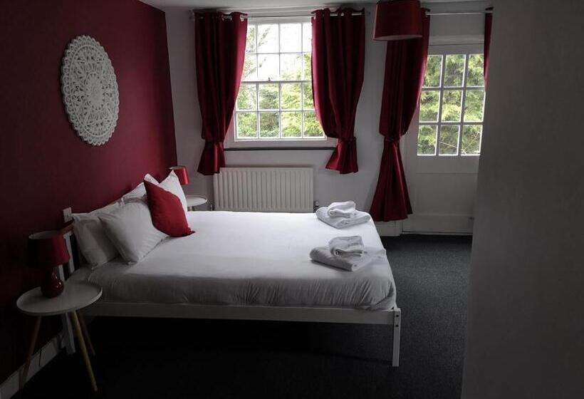 فندق فئة نجمة واحدة The Red Lion