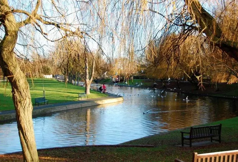 Hostelli The Red Lion