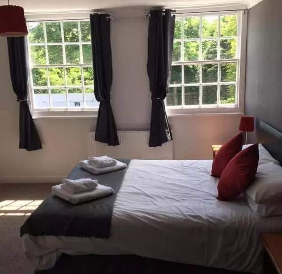 Hostelli The Red Lion